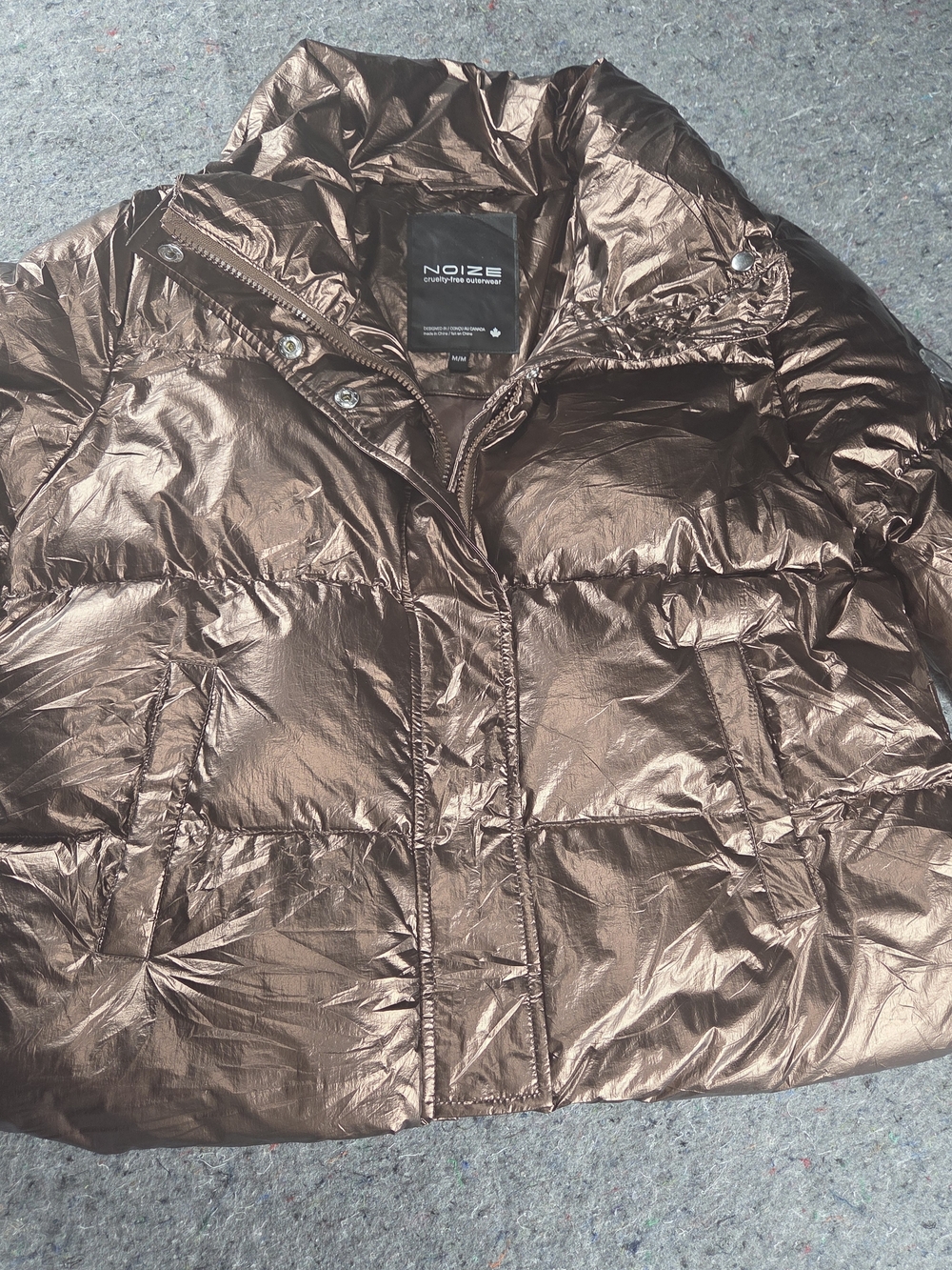 NOIZE Chevelle Women’s M Metallic Bronze Rose Gold Cropped Puffer Jacket Vegan - Picture 8 of 15